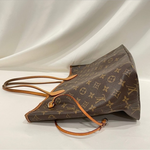 Authentic Pre-Loved Louis Vuitton Neverfull MM Monogram - Picture 3 of 14